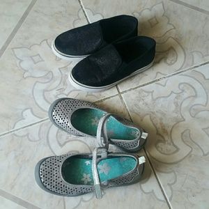 Pair of Girls Shoes Size 3